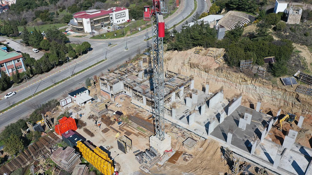 Tarihi tiyatro restorasyon sonrası açıldı