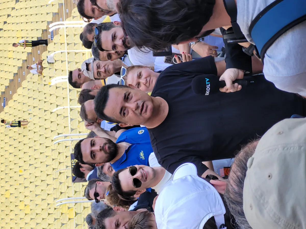 Acun Ilıcalı'nın televizyonculuk ve yapımcılık kariyerini anlatan portre görseli