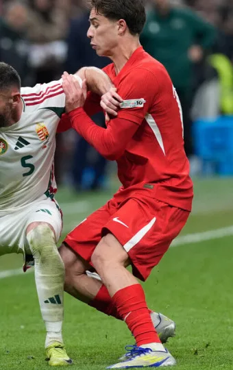 Juventus forması giyen Türk futbolcu Kenan Yıldız’ın maç öncesi portresi