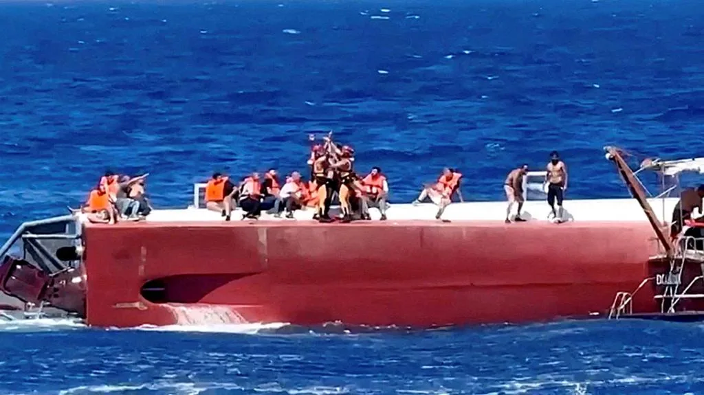 Operativo de rescate tras el hundimiento de un ferry frente a Chipre del Norte