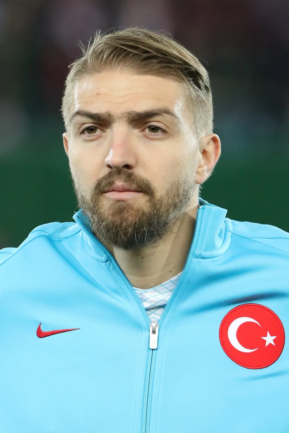 Caner Erkin'in profesyonel futbol kariyeri döneminde sahada forma giyerken çekilmiş portresi