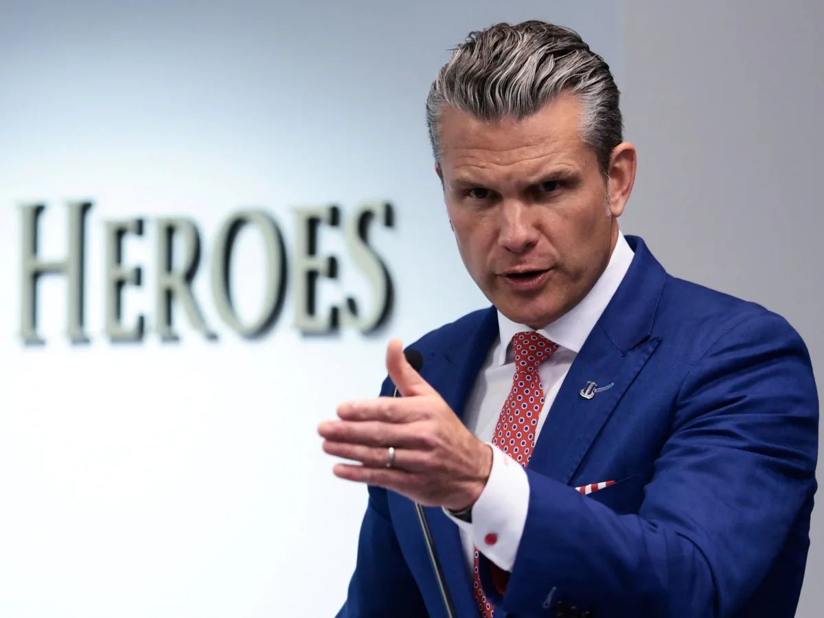Thom Tillis critica a Pete Hegseth y pide a Trump que lo destituya