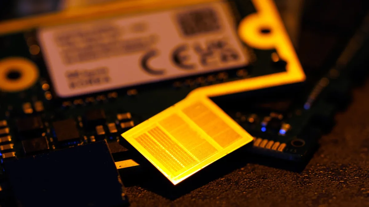 Contenedores y semiconductores en un puerto de Corea del Sur