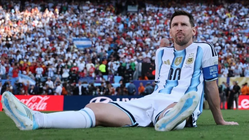 Lionel Messi in an Argentina national team jersey