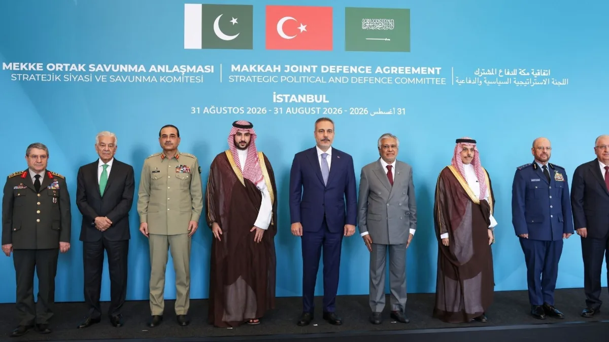 İstanbul’da Mekke anlaşmasının uygulanmasını görüşen Türkiye, Pakistan ve Suudi Arabistan heyetleri