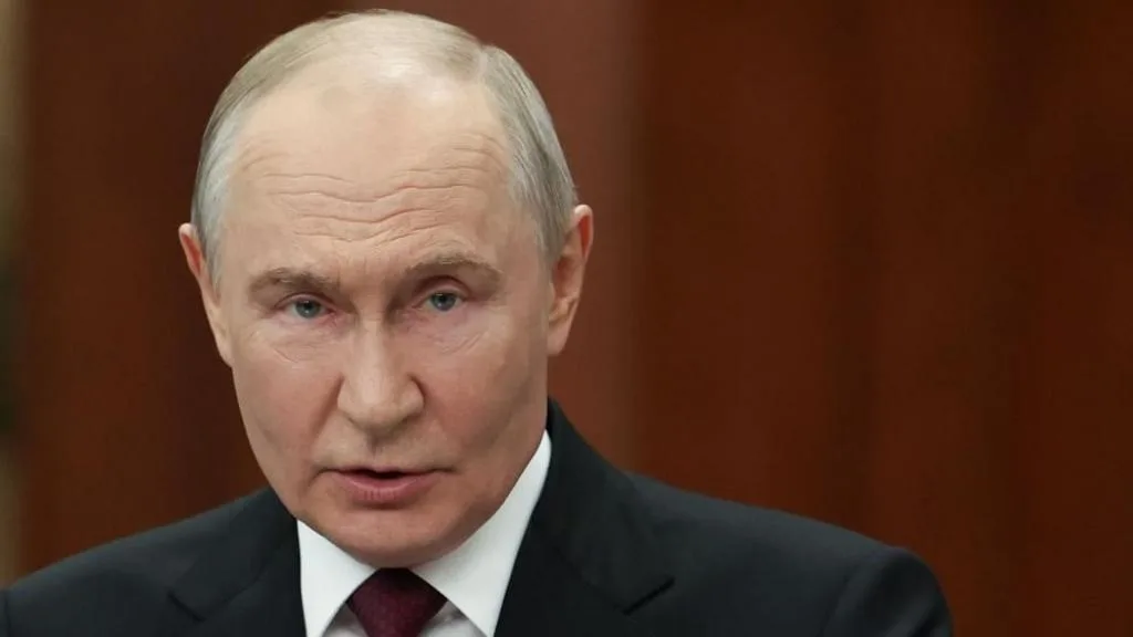 Vladimir Putin speaking at a press conference in Bishkek
