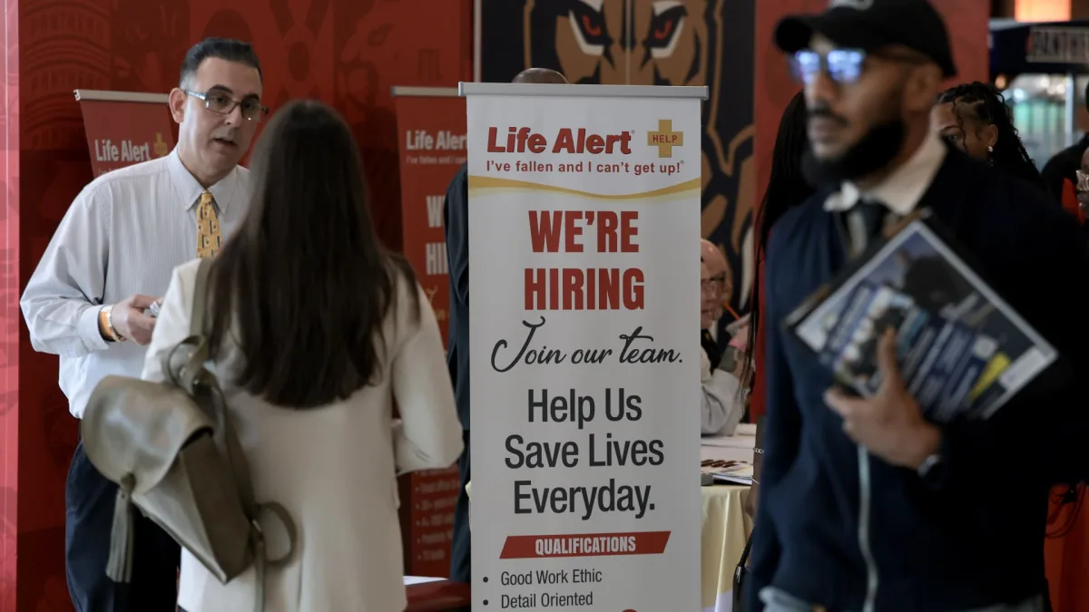 US jobs report chart showing weaker September payroll growth and rising unemployment