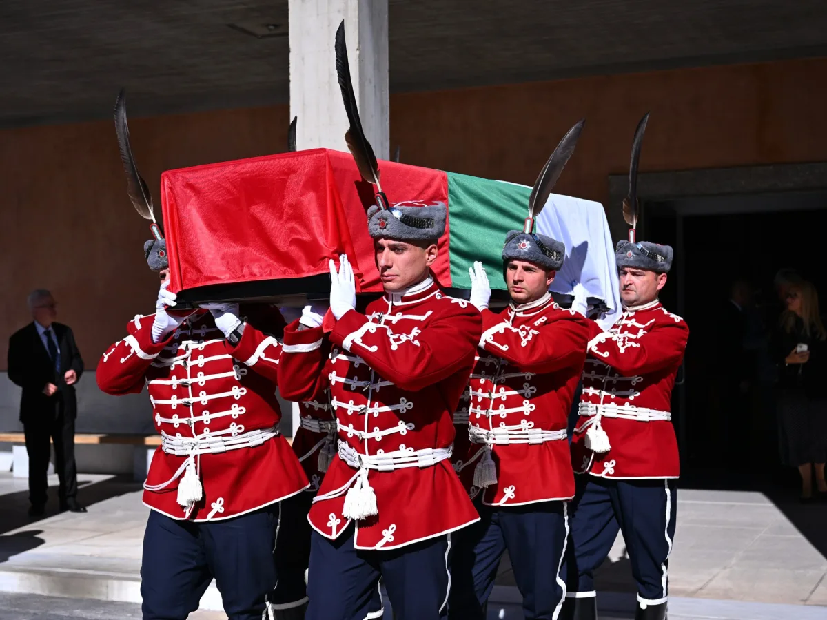 Military aircraft carrying Tsar Samuel's remains arrives in Sofia