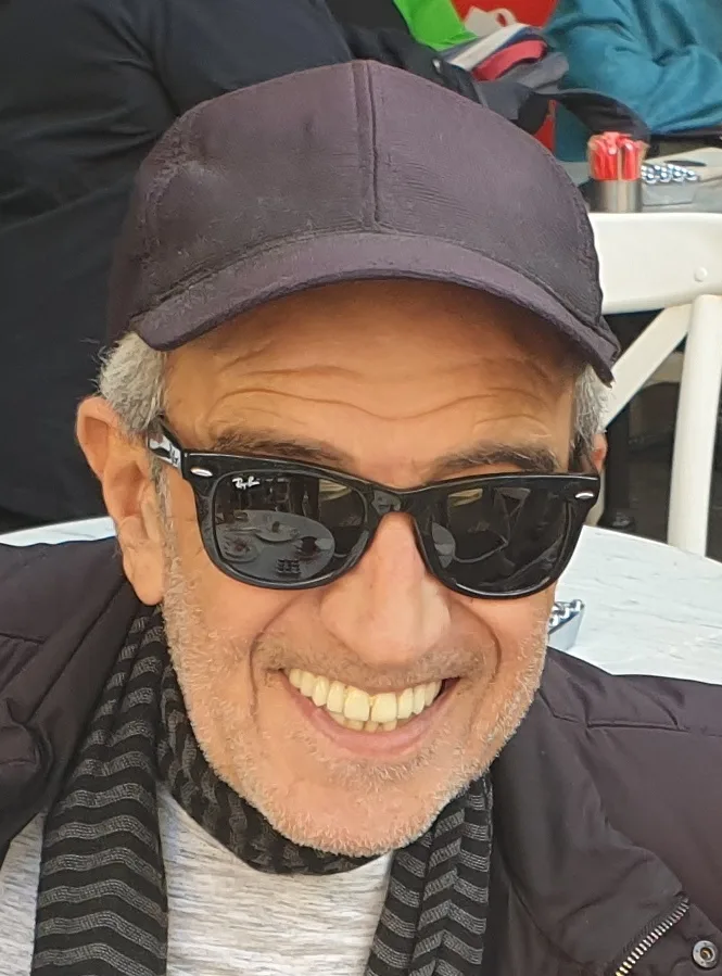 Edip Akbayram’ın sahne yaşamını yansıtan, Türk rock müziği sanatçısını gösteren görsel