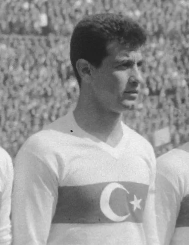 Galatasaray ve Türkiye millî takımının efsane golcüsü Metin Oktay'ın portresi