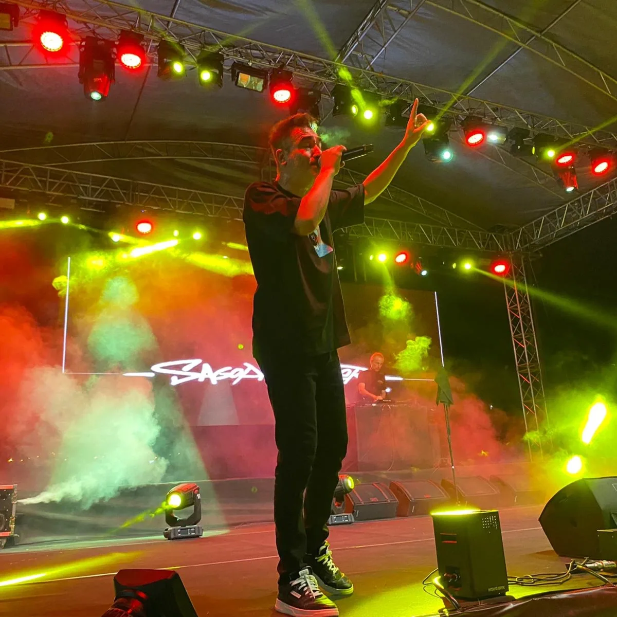 Türk rap müzisyeni Sagopa Kajmer'in yakın plan portre fotoğrafı