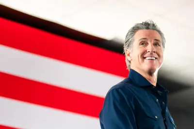 Gavin Newsom signe une loi interdisant les memecoins aux responsables publics en Californie